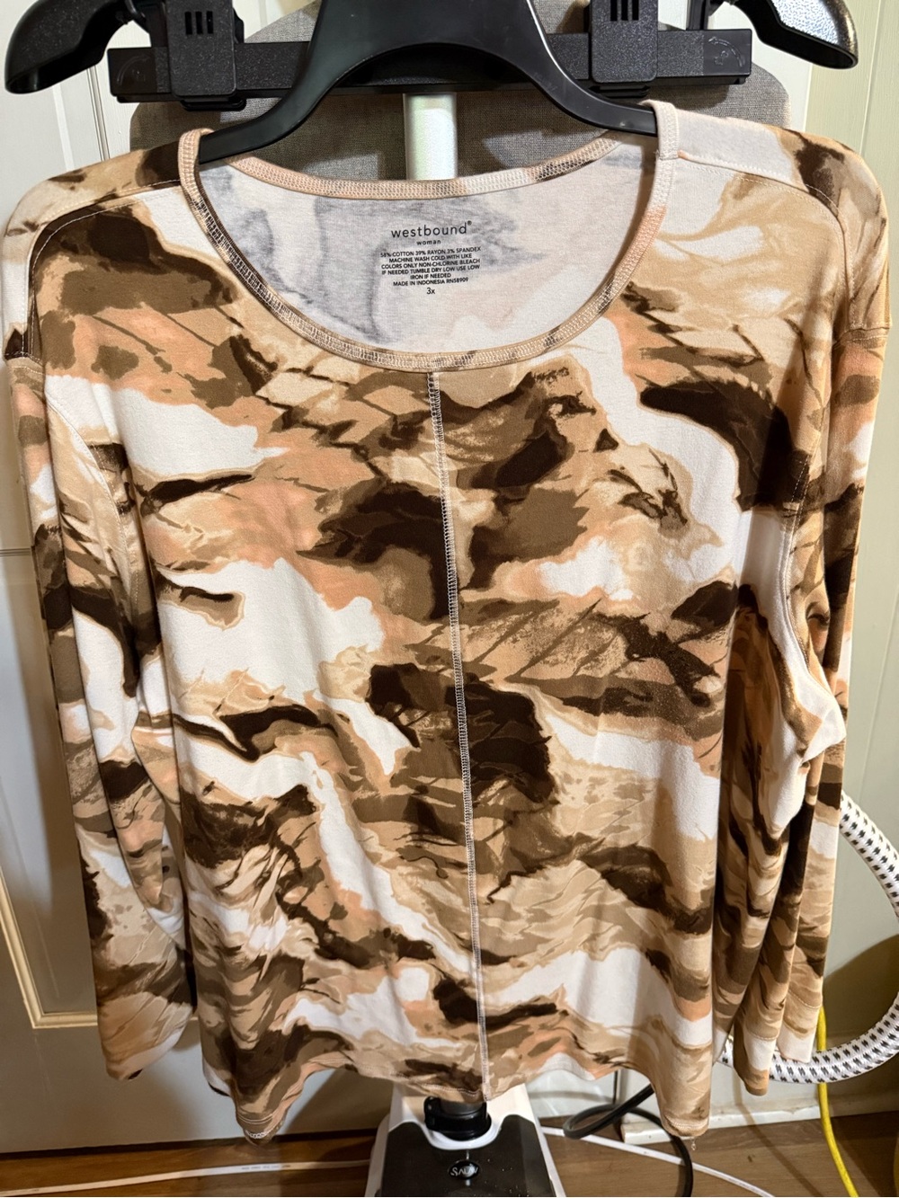 Westbound Women's Tan and Brown Camouflage Long Sleeve Tee